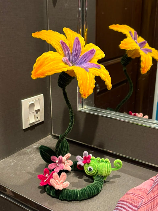 Tangled Flower Lamp