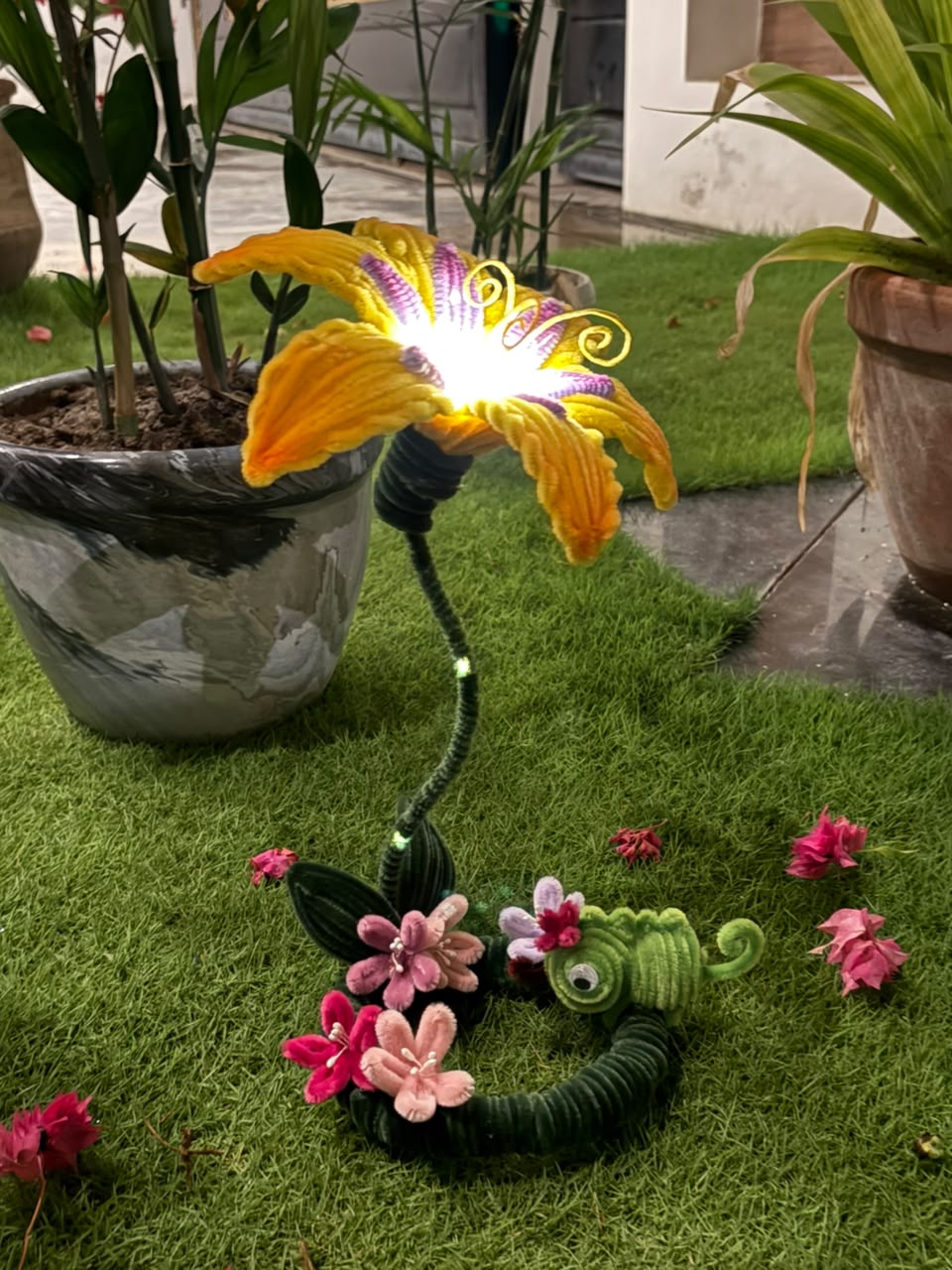 Tangled Flower Lamp