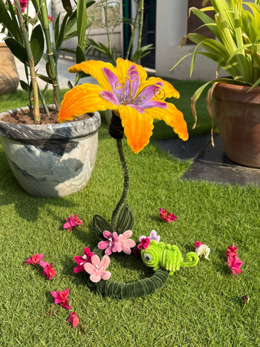Tangled Flower Lamp